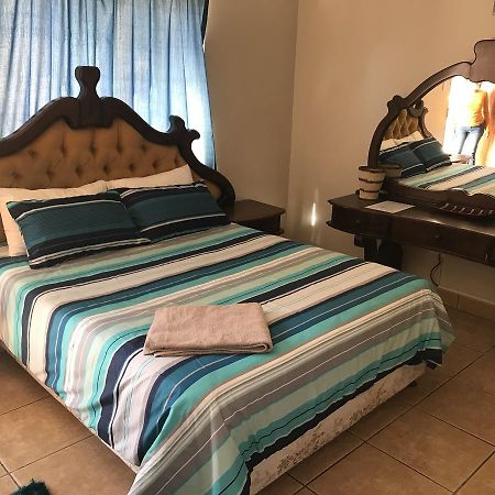 African Sky Guesthouse 빈트후크 외부 사진