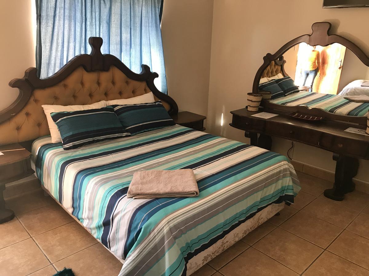 African Sky Guesthouse 빈트후크 외부 사진