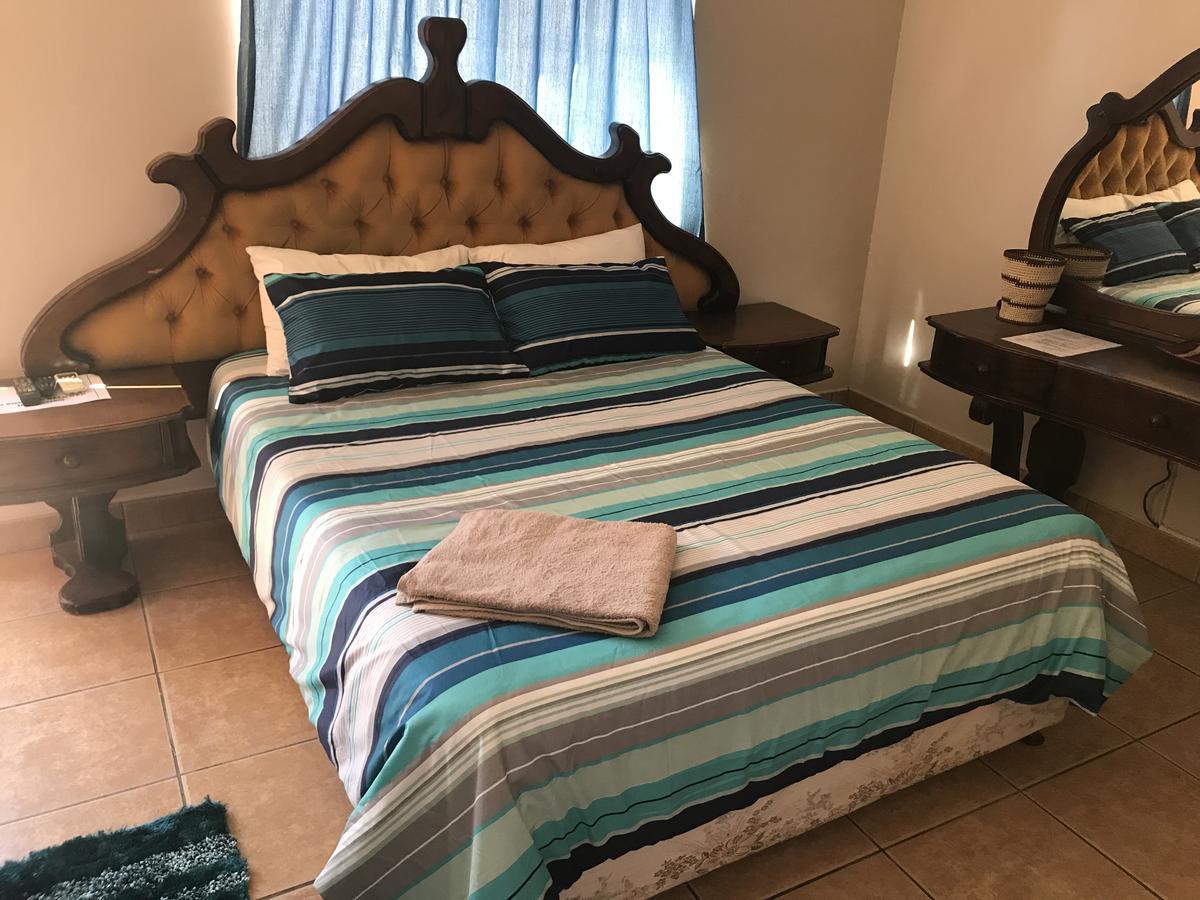 African Sky Guesthouse 빈트후크 외부 사진