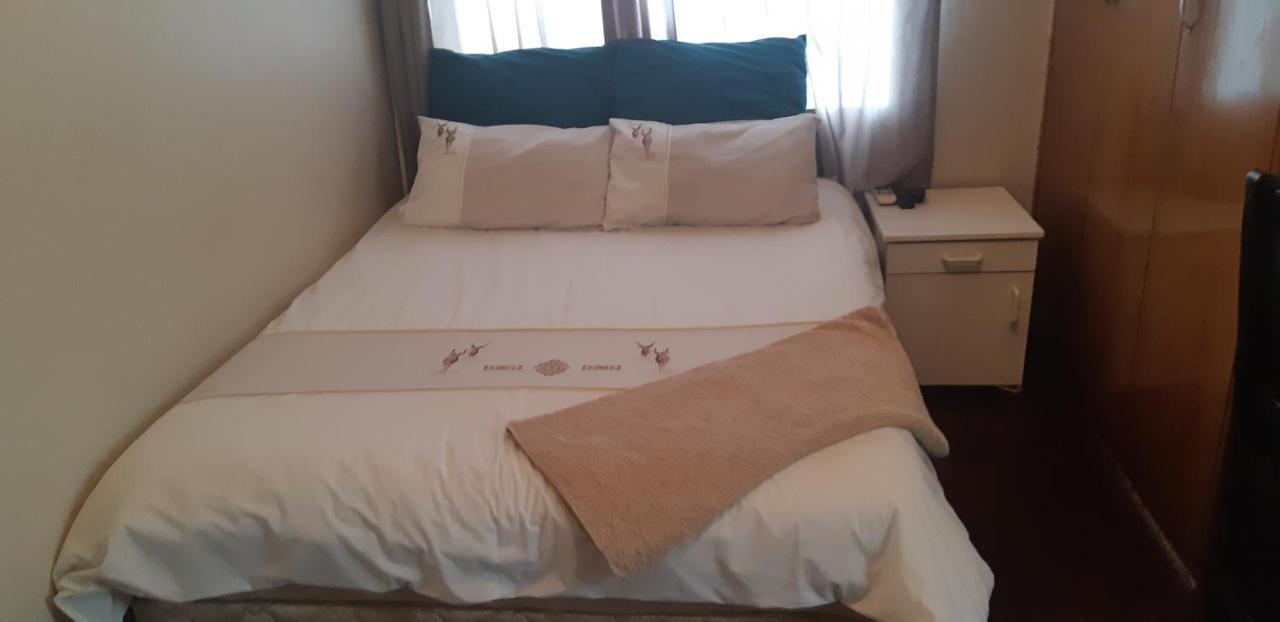 African Sky Guesthouse 빈트후크 외부 사진